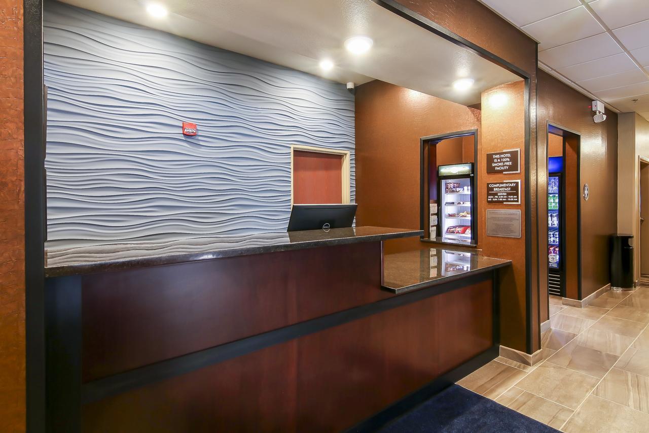 Cobblestone Inn & Suites - Menomonie/Uw-Stout Exterior foto