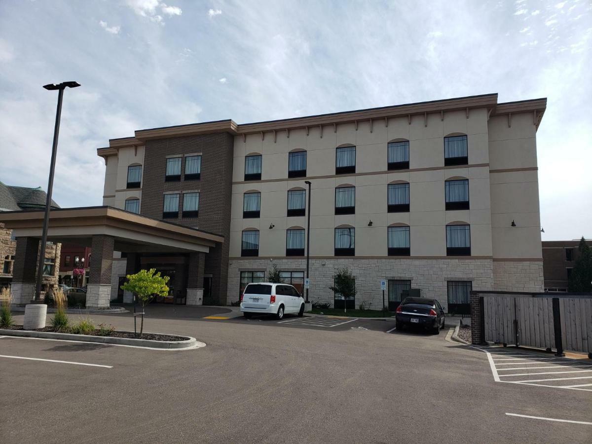 Cobblestone Inn & Suites - Menomonie/Uw-Stout Exterior foto